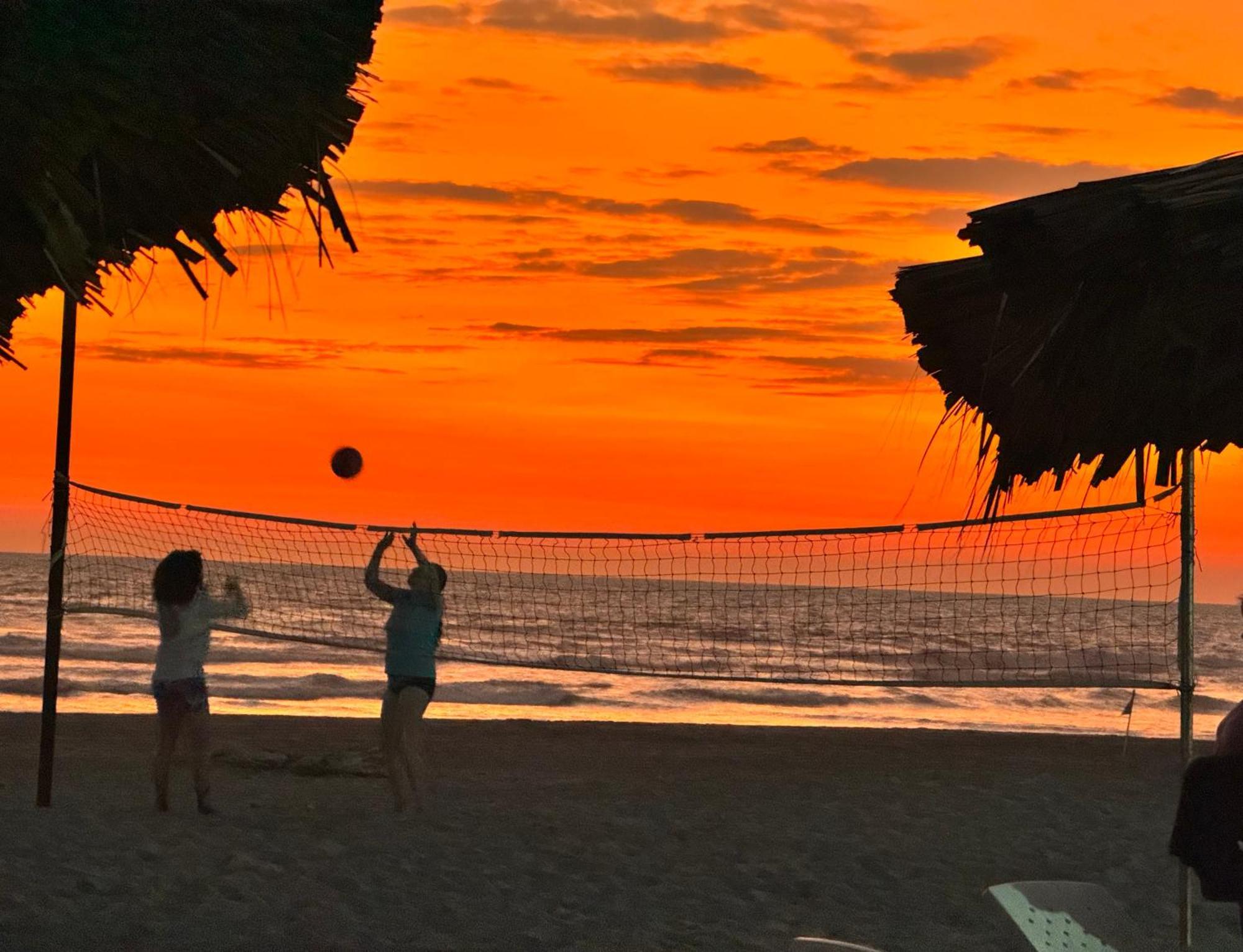 Hotel Tesoro Beach San Luis La Herradura المظهر الخارجي الصورة