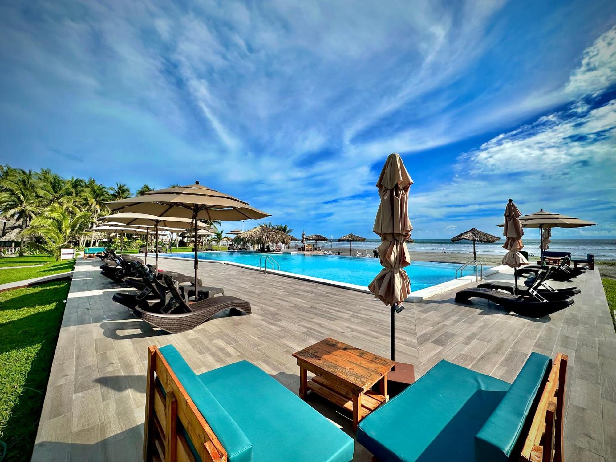 Hotel Tesoro Beach San Luis La Herradura المظهر الخارجي الصورة
