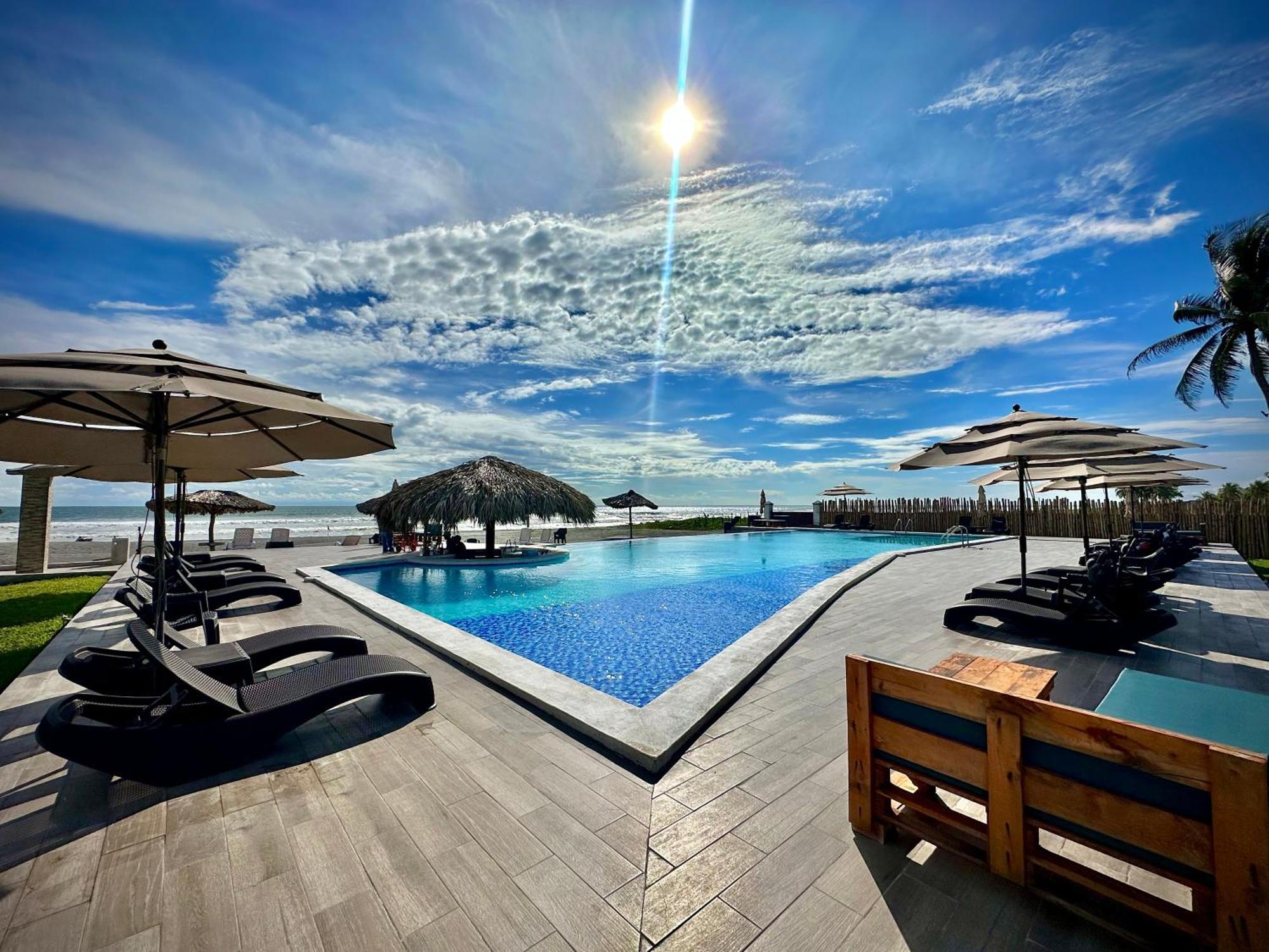 Hotel Tesoro Beach San Luis La Herradura المظهر الخارجي الصورة