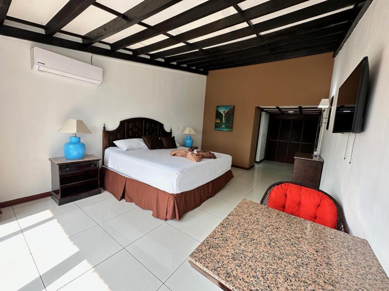 Hotel Tesoro Beach San Luis La Herradura المظهر الخارجي الصورة