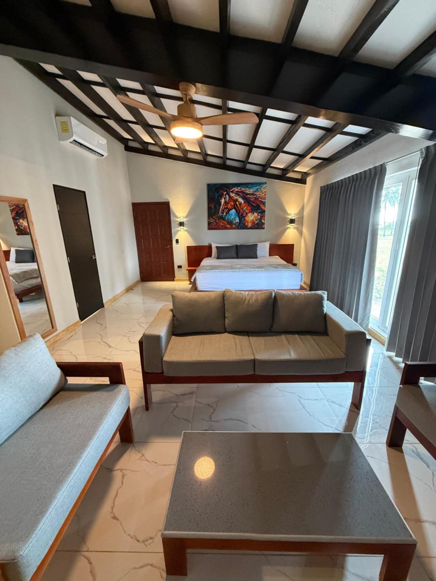 Hotel Tesoro Beach San Luis La Herradura المظهر الخارجي الصورة